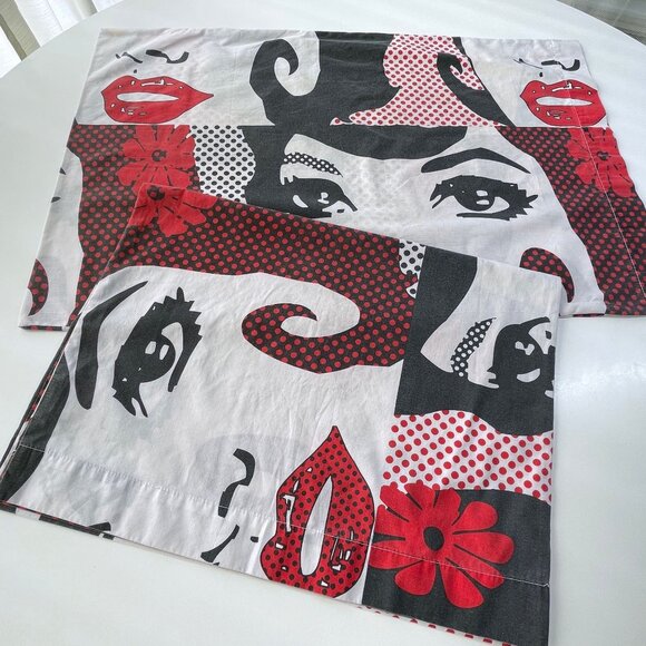 Vintage 80s Pop Art pillowcases set, comic girl with red lips, red black dots - Picture 7 of 10